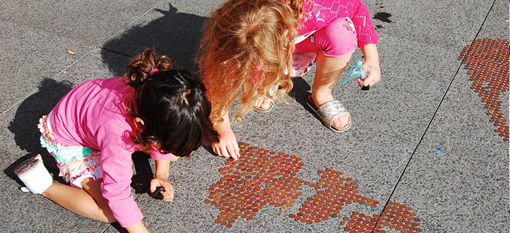 <span class='credits'>© Stefan Sagmeister</span>