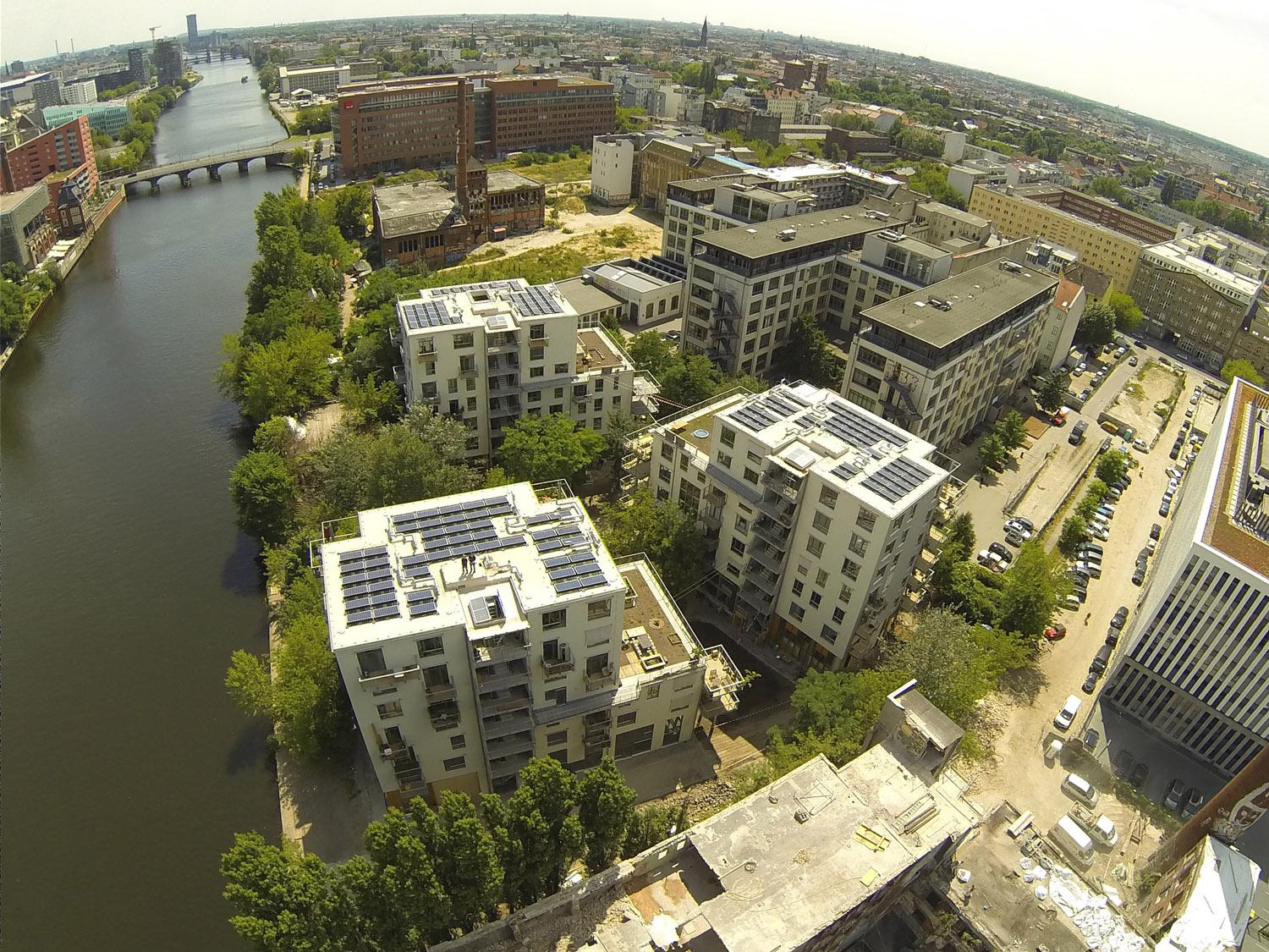 <span class='credits'>© DaKa</span>