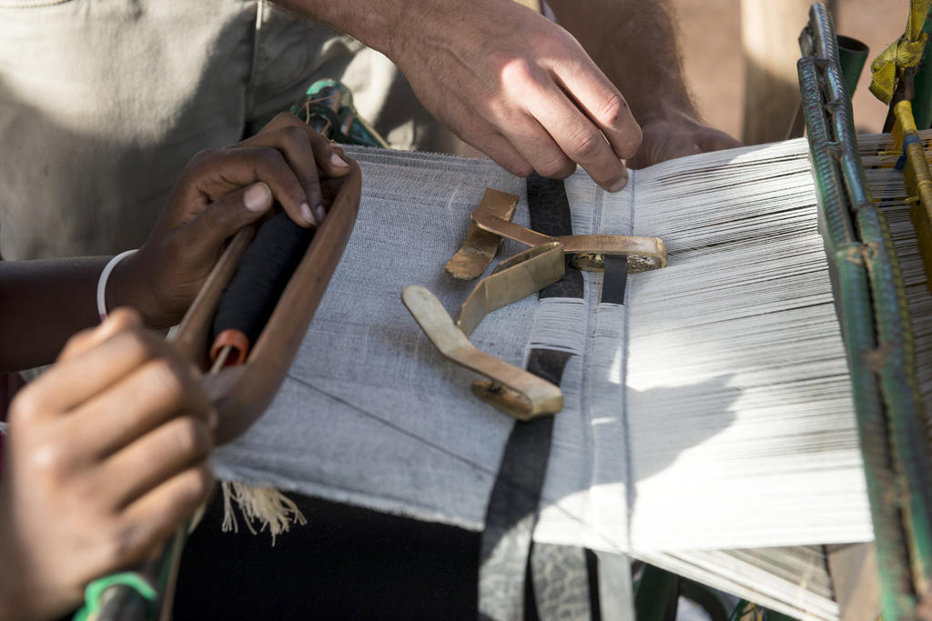 <span class='credits'>© Emile Barret</span>