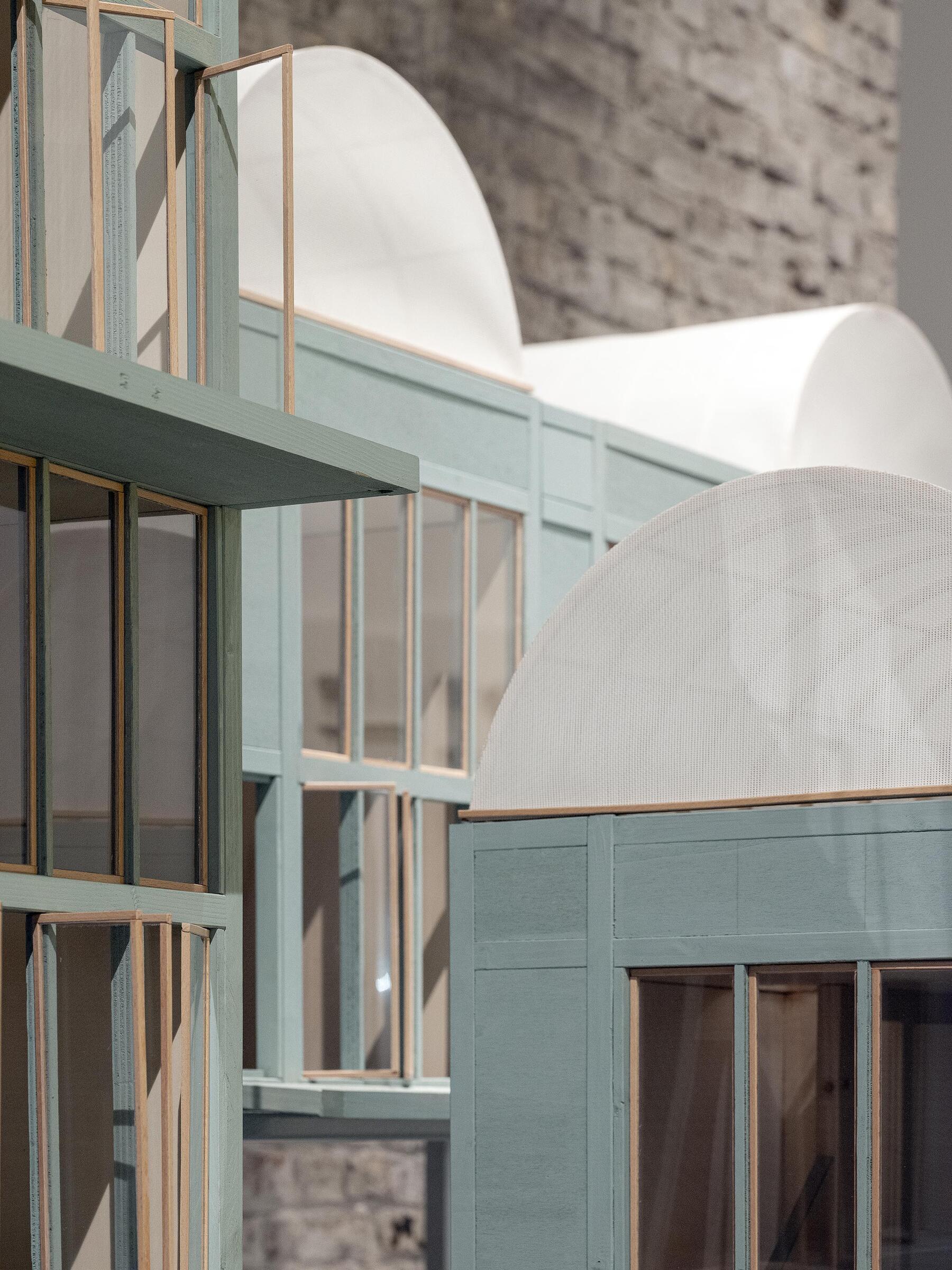 <span class='credits'>&copy; Caroline Dethier</span>