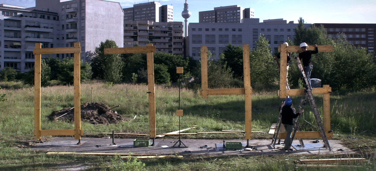 <span class='credits'>© Mark Formanek</span>